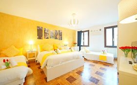 Calle Dei Fabbri Apartment